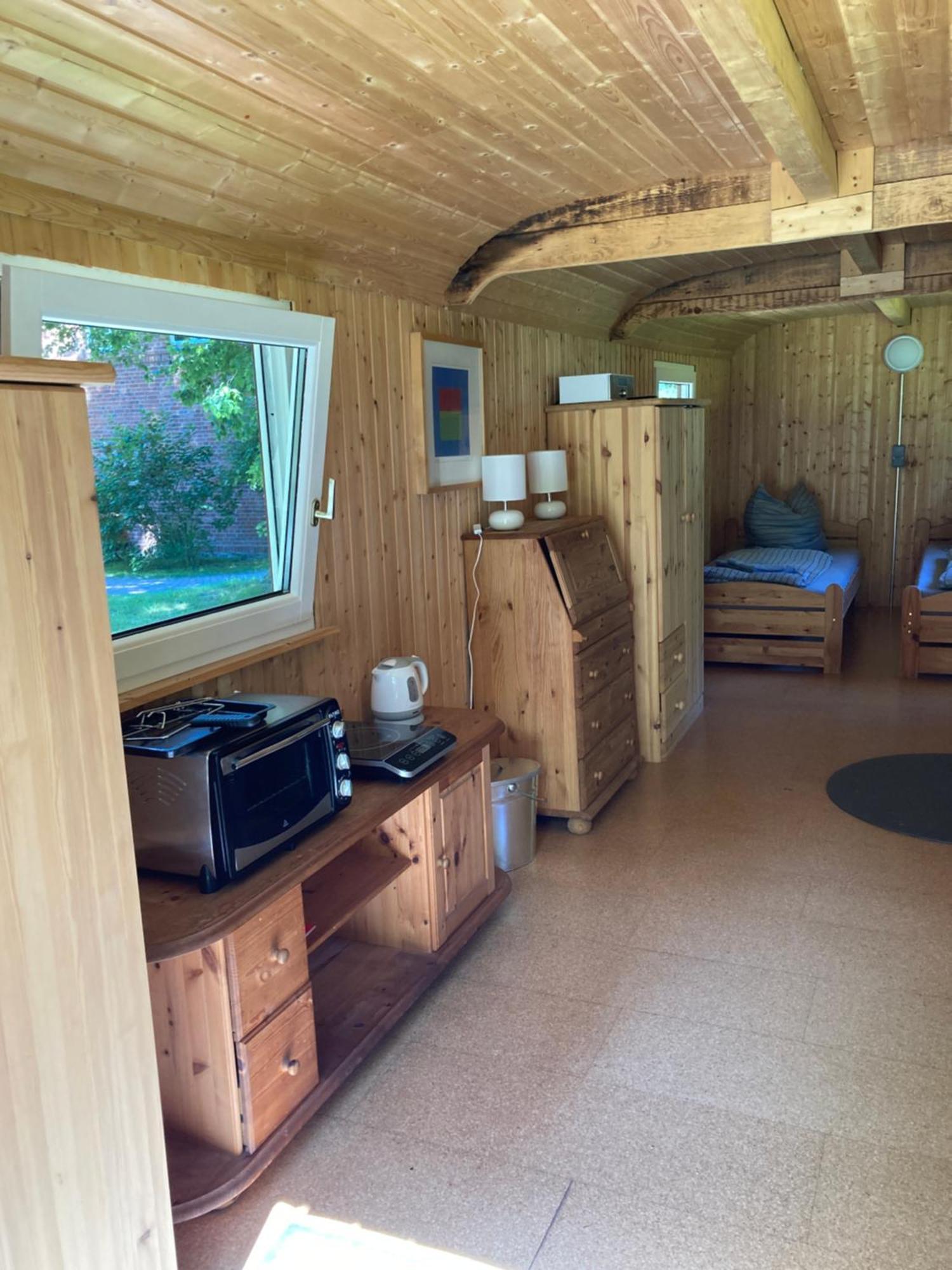 Schaeferwagen Auf Dem Biogut-Saalkow Otel Gustow  Dış mekan fotoğraf